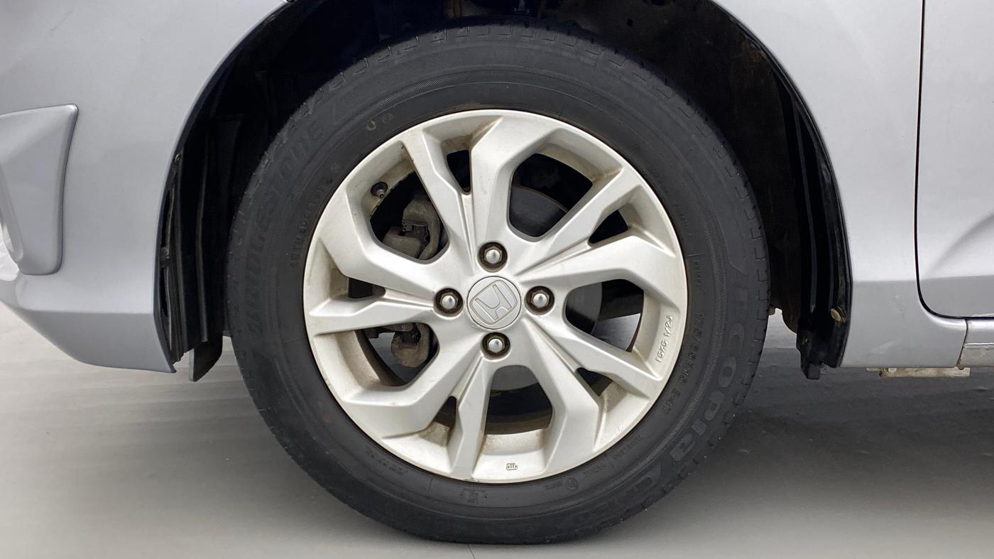 2018 Honda Amaze 1.5 V CVT I-DTEC, Diesel, Automatic, 32,186 km, Left Front Wheel