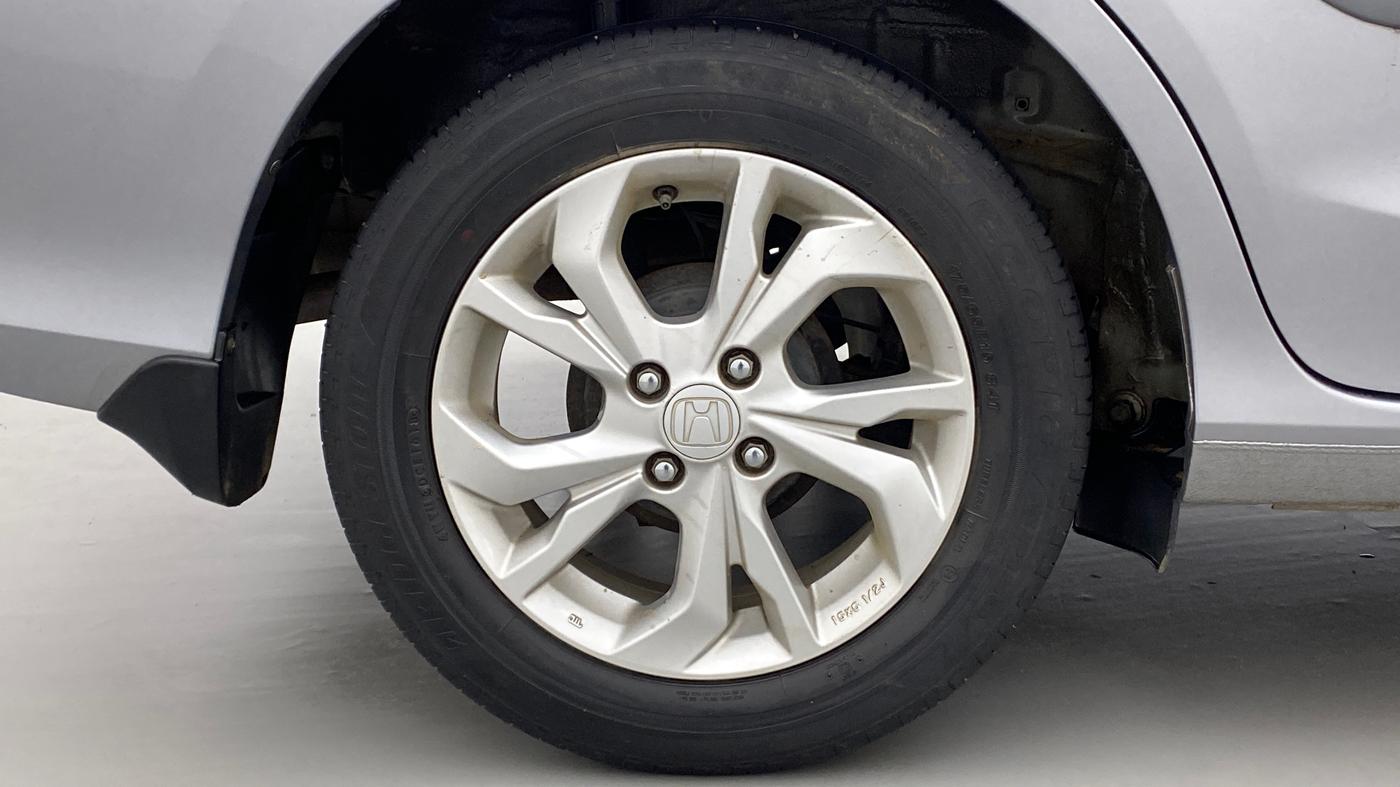 2018 Honda Amaze 1.5 V CVT I-DTEC, Diesel, Automatic, 32,186 km, Right Rear Wheel