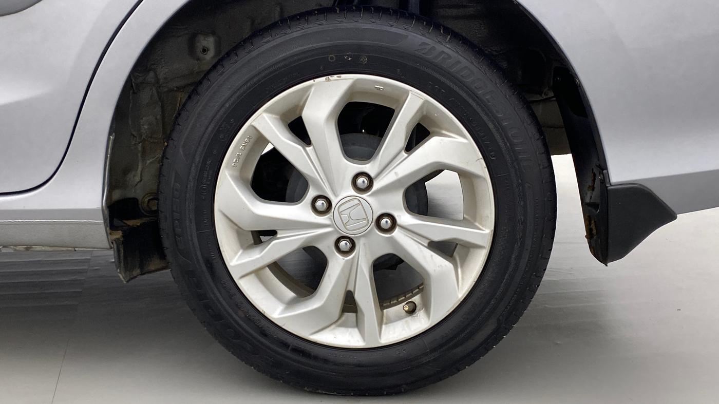 2018 Honda Amaze 1.5 V CVT I-DTEC, Diesel, Automatic, 32,186 km, Left Rear Wheel