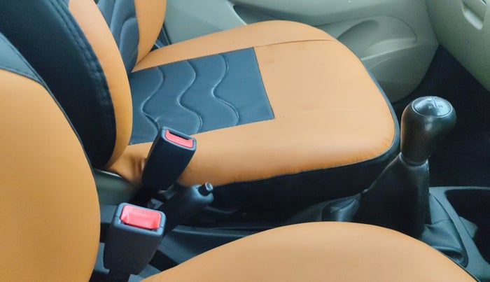 2017 Hyundai Eon MAGNA +, Petrol, Manual, 33,840 km, Gear Lever