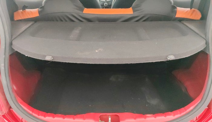 2017 Hyundai Eon MAGNA +, Petrol, Manual, 33,840 km, Boot Inside