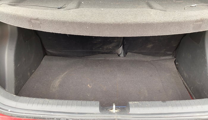 2016 Hyundai Elite i20 ASTA 1.2 (O), Petrol, Manual, 94,810 km, Boot Inside