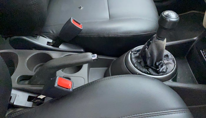 2012 Hyundai i20 MAGNA (O) 1.2, Petrol, Manual, 1,12,998 km, Gear Lever