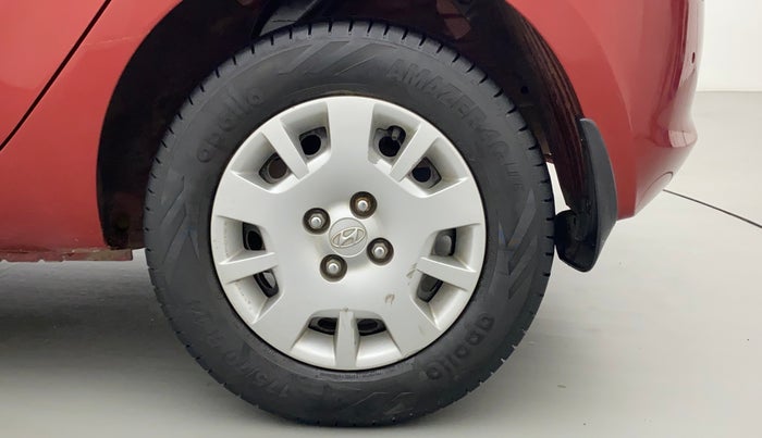 2012 Hyundai i20 MAGNA (O) 1.2, Petrol, Manual, 1,12,998 km, Left Rear Wheel