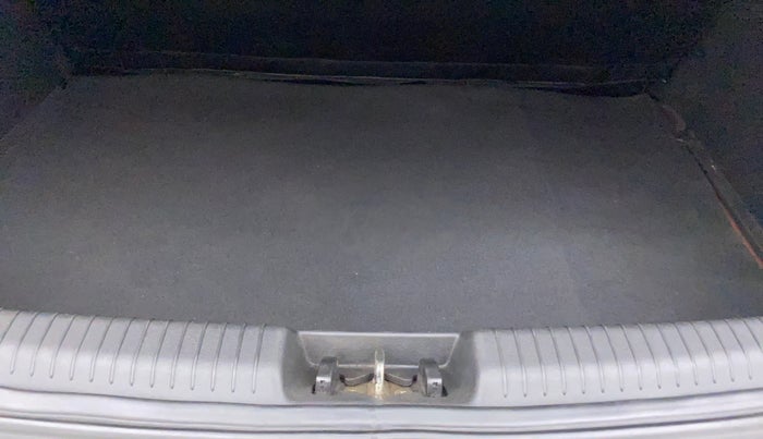 2012 Hyundai i20 MAGNA (O) 1.2, Petrol, Manual, 1,12,998 km, Boot Inside