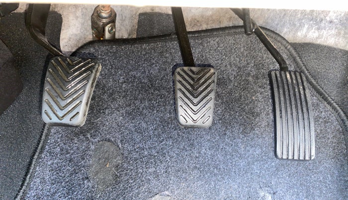 2015 Hyundai Eon SPORTZ, Petrol, Manual, 15,229 km, Pedals