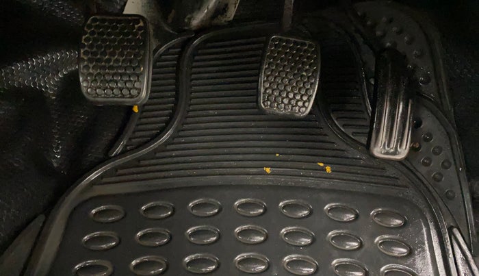 2016 Maruti Alto 800 LXI, Petrol, Manual, 35,645 km, Pedals