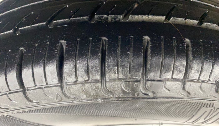 2016 Maruti Alto 800 LXI, Petrol, Manual, 35,645 km, Right Rear Tyre Tread