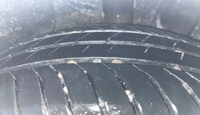 2018 Hyundai Grand i10 MAGNA 1.2 KAPPA VTVT, Petrol, Manual, 1,10,034 km, Left Rear Tyre Tread