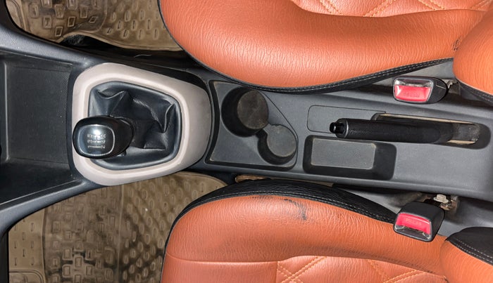 2018 Hyundai Grand i10 MAGNA 1.2 KAPPA VTVT, Petrol, Manual, 1,10,034 km, Gear Lever