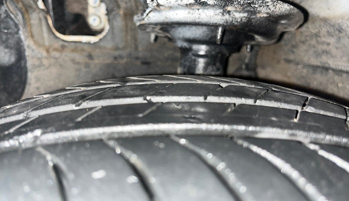 2018 Hyundai Grand i10 MAGNA 1.2 KAPPA VTVT, Petrol, Manual, 1,10,034 km, Left Front Tyre Tread