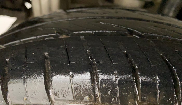 2010 Maruti Zen Estilo LXI, Petrol, Manual, 71,585 km, Right Rear Tyre Tread