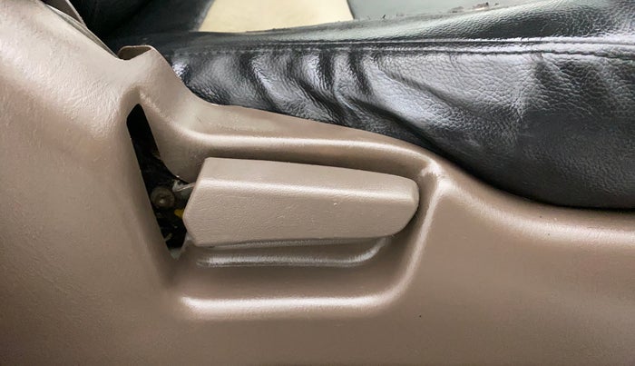 2010 Maruti Zen Estilo LXI, Petrol, Manual, 71,585 km, Driver Side Adjustment Panel