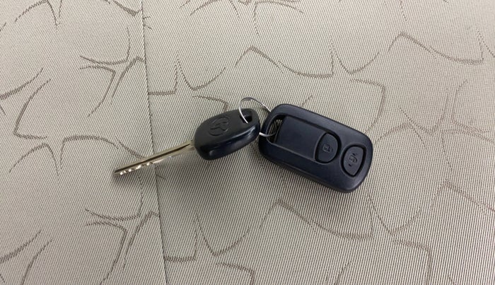 2015 Toyota Etios Liva G, Petrol, Manual, 43,686 km, Key Close Up