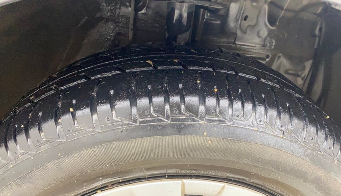 2015 Toyota Etios Liva G, Petrol, Manual, 43,686 km, Right Front Tyre Tread