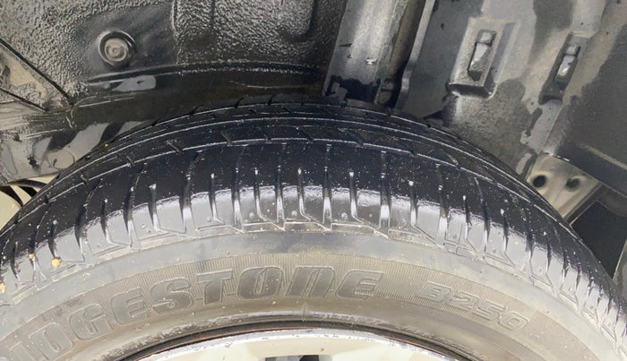 2015 Toyota Etios Liva G, Petrol, Manual, 43,686 km, Left Rear Tyre Tread