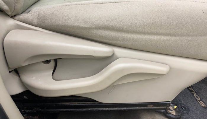 2015 Toyota Etios Liva G, Petrol, Manual, 43,686 km, Driver Side Adjustment Panel