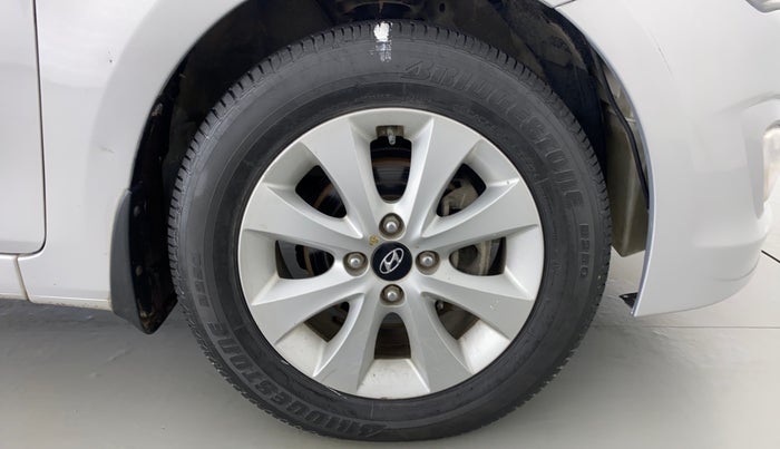 2015 Hyundai Verna FLUIDIC 1.6 VTVT S, Petrol, Manual, 45,118 km, Right Front Wheel