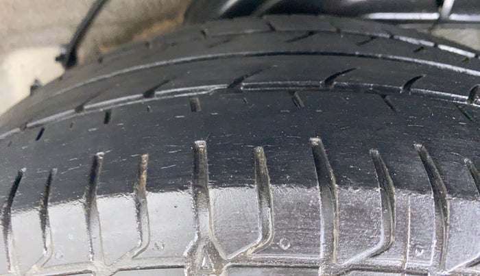 2015 Hyundai Verna FLUIDIC 1.6 VTVT S, Petrol, Manual, 45,118 km, Left Rear Tyre Tread