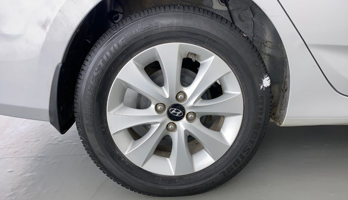 2015 Hyundai Verna FLUIDIC 1.6 VTVT S, Petrol, Manual, 45,118 km, Right Rear Wheel