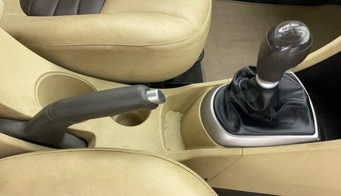 2015 Hyundai Verna FLUIDIC 1.6 VTVT S, Petrol, Manual, 45,118 km, Gear Lever