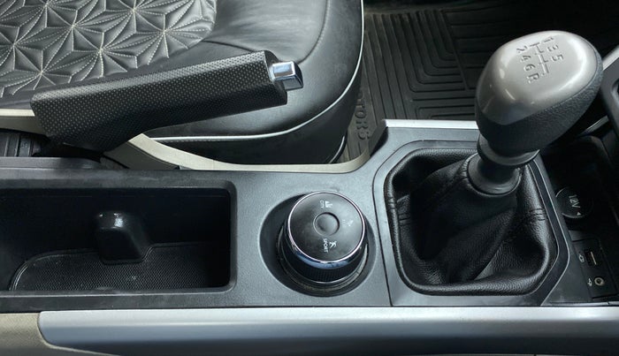 2018 Tata NEXON XM 1.5, Diesel, Manual, 68,389 km, Gear Lever