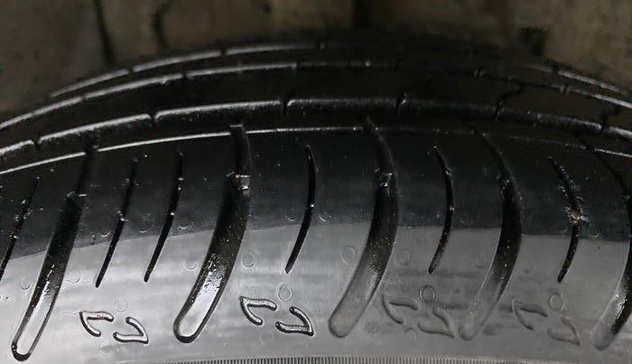 2018 Tata NEXON XM 1.5, Diesel, Manual, 68,389 km, Right Front Tyre Tread