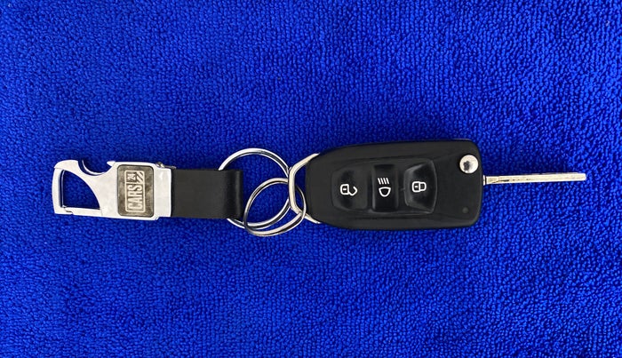 2018 Tata NEXON XM 1.5, Diesel, Manual, 68,389 km, Key Close Up