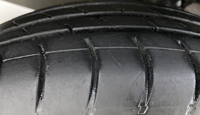 2020 Maruti Eeco 5 STR CNG WITH AC PLUSHTR, CNG, Manual, 50,099 km, Left Front Tyre Tread