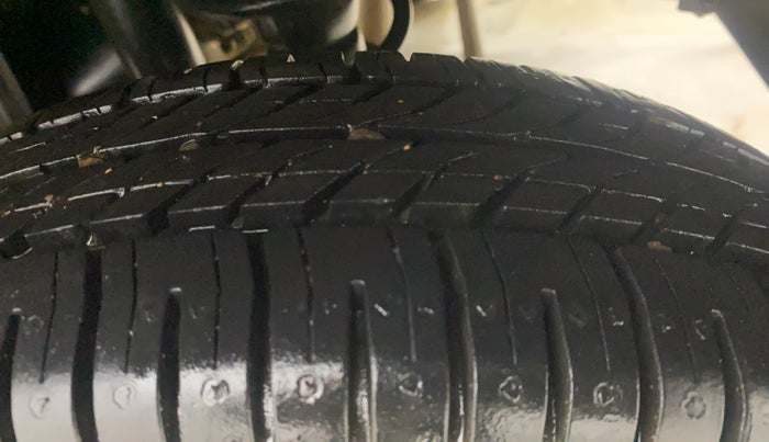 2015 Maruti Alto 800 LXI, Petrol, Manual, 39,916 km, Left Rear Tyre Tread