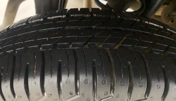 2015 Maruti Alto 800 LXI, Petrol, Manual, 39,916 km, Right Rear Tyre Tread