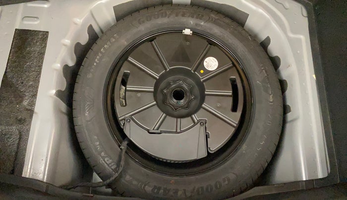 2022 Skoda KUSHAQ STYLE 1.5L TSI MT, Petrol, Manual, 25,011 km, Spare Tyre