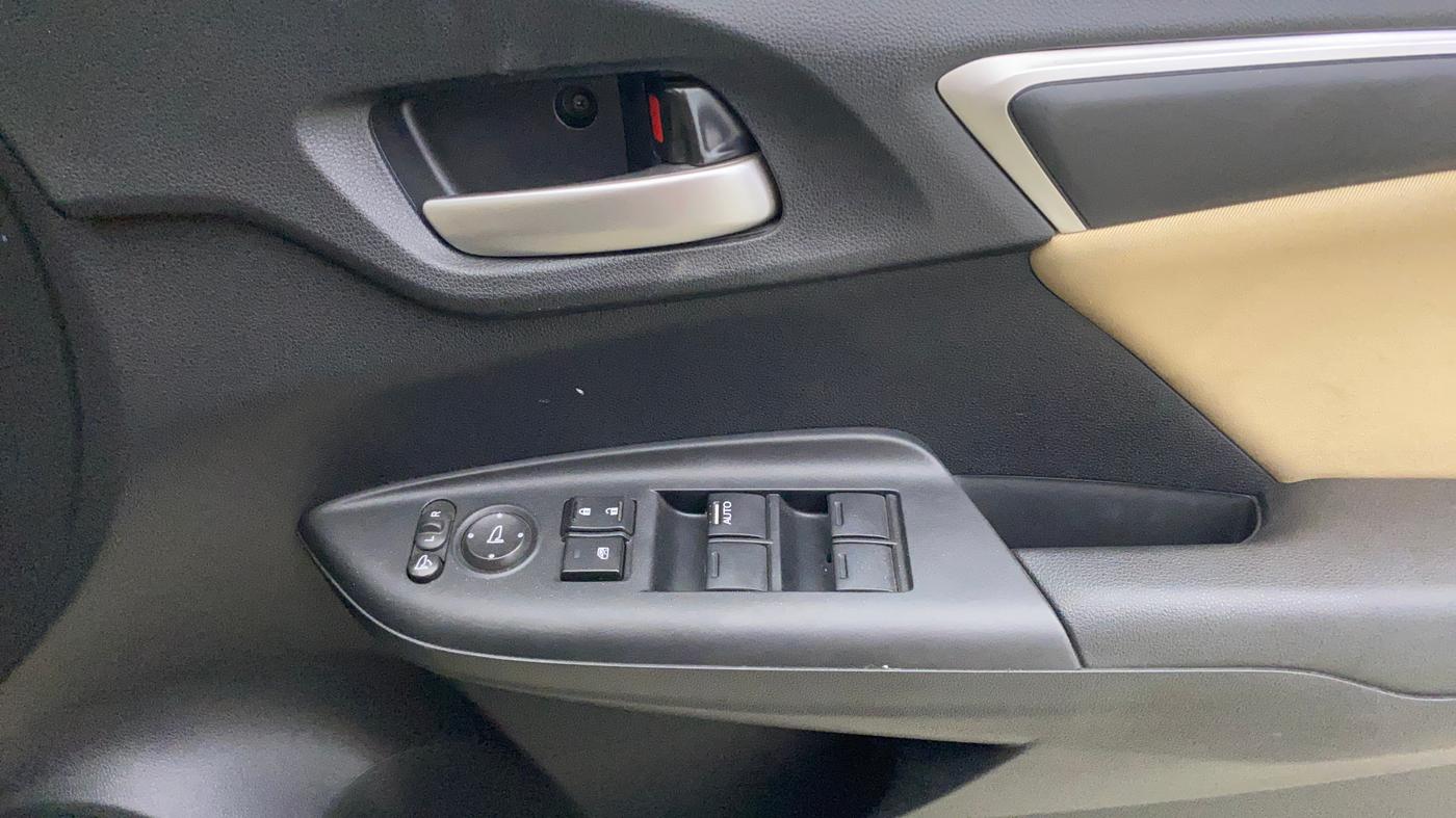2019 Honda Jazz 1.2L I-VTEC VX CVT, Petrol, Automatic, 34,107 km, Driver Side Door Panels Control