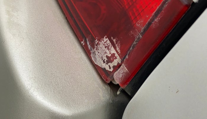 2018 Mahindra XUV500 W11 AT, Diesel, Automatic, 57,781 km, Left tail light - Minor damage