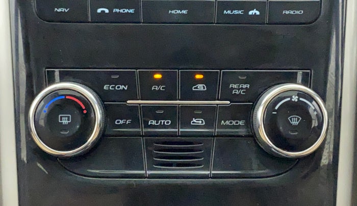 2018 Mahindra XUV500 W11 AT, Diesel, Automatic, 57,781 km, Automatic Climate Control