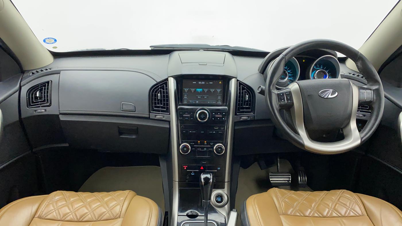 2018 Mahindra XUV500 W11 AT, Diesel, Automatic, 57,781 km, Dashboard