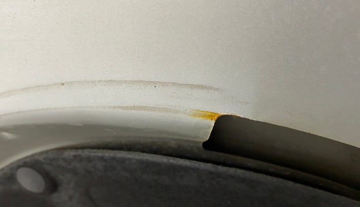 2018 Mahindra XUV500 W11 AT, Diesel, Automatic, 57,781 km, Bonnet (hood) - Slight discolouration