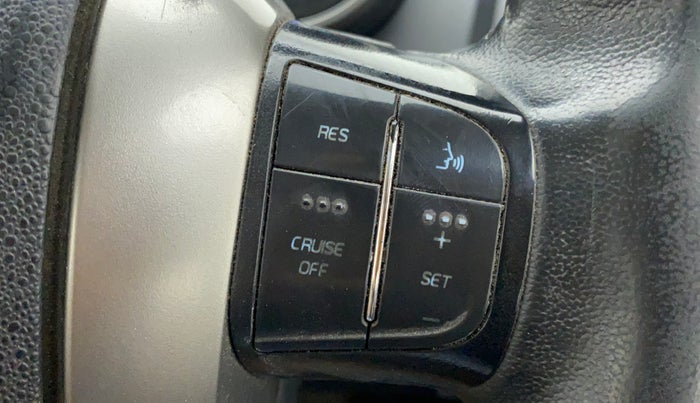 2018 Mahindra XUV500 W11 AT, Diesel, Automatic, 57,781 km, Adaptive Cruise Control