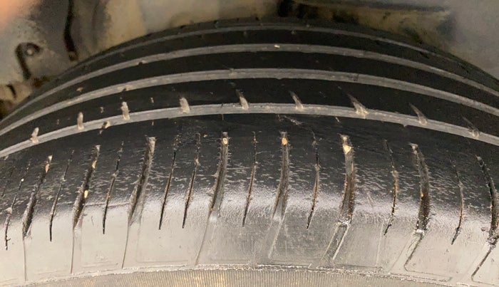 2018 Mahindra XUV500 W11 AT, Diesel, Automatic, 57,781 km, Right Rear Tyre Tread