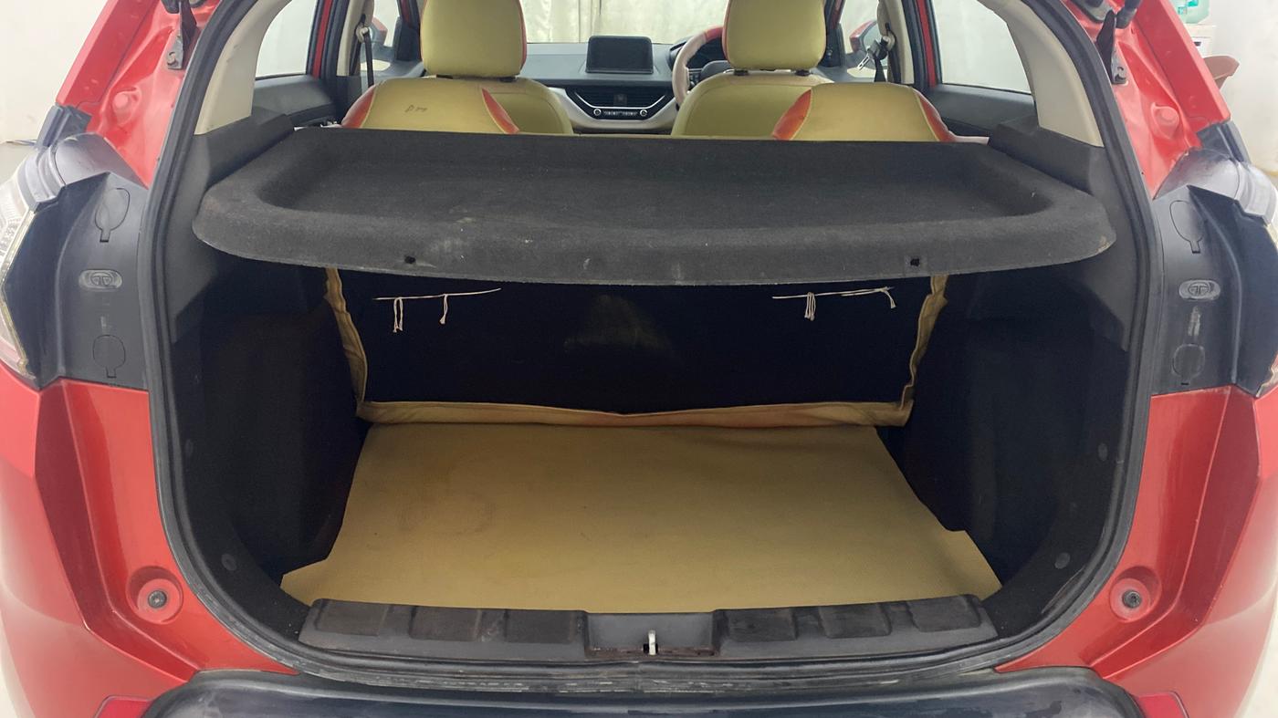 2018 Tata NEXON XZ PLUS PETROL, Petrol, Manual, 29,543 km, Boot Inside