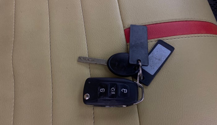 2018 Tata NEXON XZ PLUS PETROL, Petrol, Manual, 29,145 km, Key Close Up