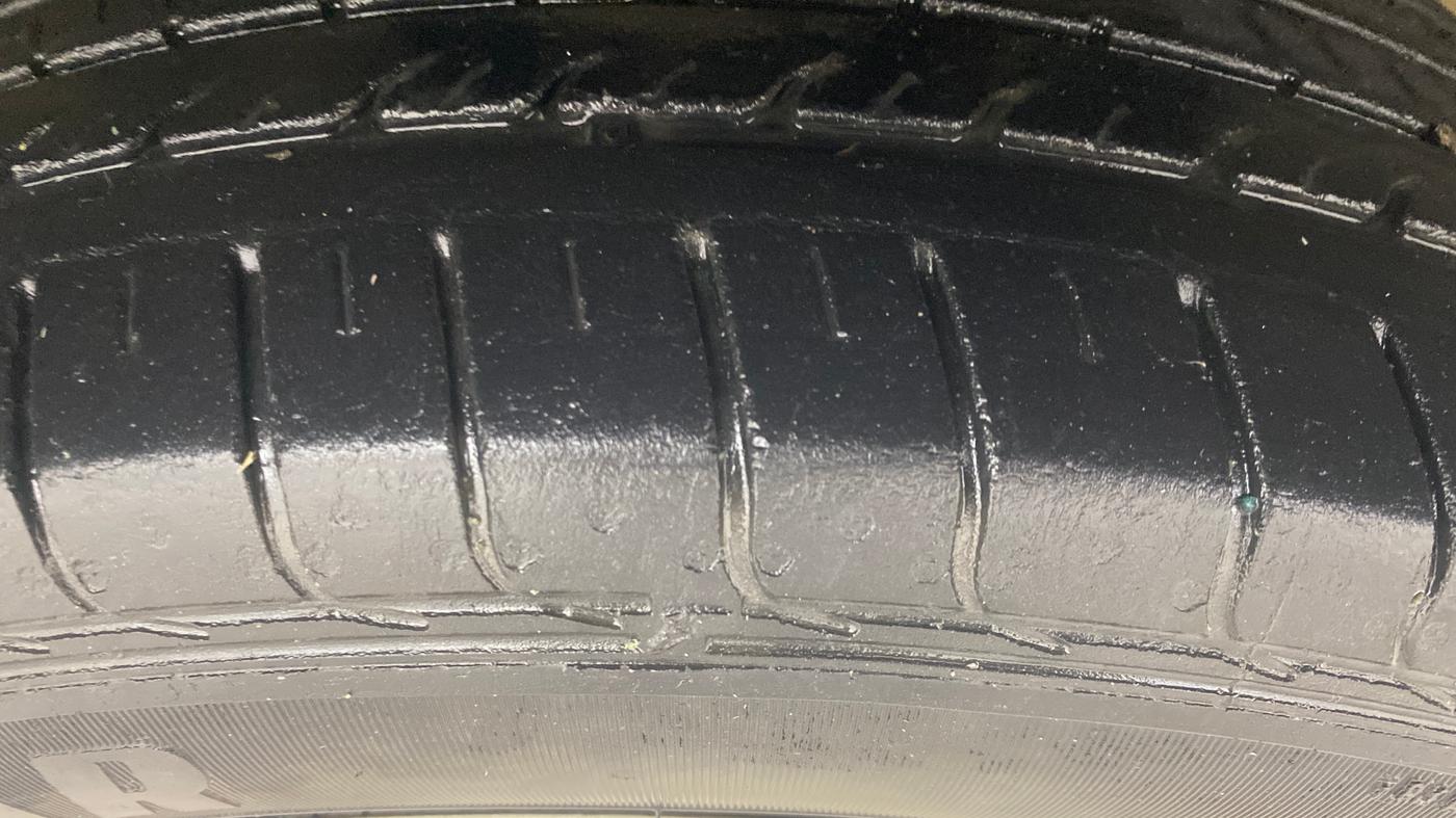 2018 Tata NEXON XZ PLUS PETROL, Petrol, Manual, 29,543 km, Right Front Tyre Tread