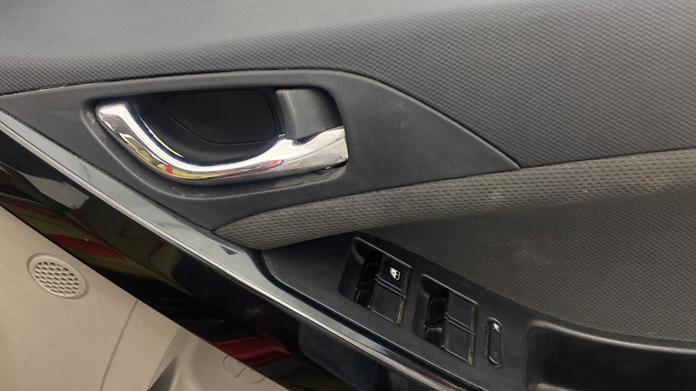 2018 Tata NEXON XZ PLUS PETROL, Petrol, Manual, 29,543 km, Driver Side Door Panels Control