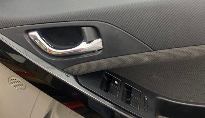 2018 Tata NEXON XZ PLUS PETROL, Petrol, Manual, 29,145 km, Driver Side Door Panels Control