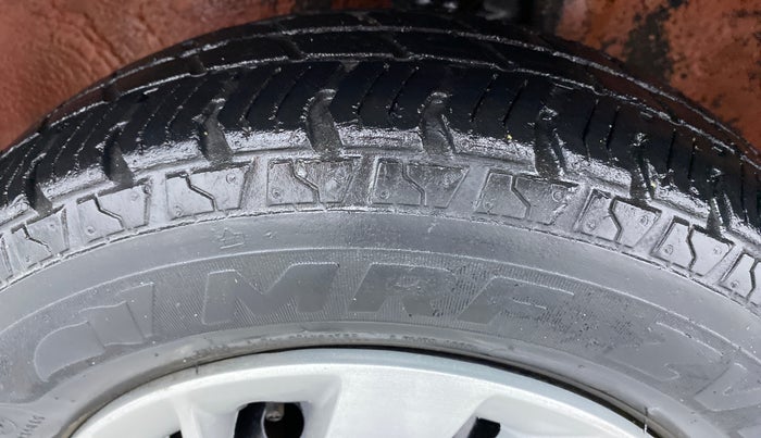 2014 Maruti Alto 800 LXI, Petrol, Manual, 27,150 km, Left Front Tyre Tread