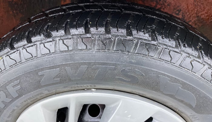 2014 Maruti Alto 800 LXI, Petrol, Manual, 27,150 km, Right Front Tyre Tread