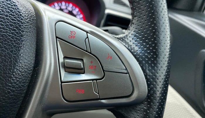 2019 Mahindra XUV300 W8 1.5 DIESEL, Diesel, Manual, 69,216 km, Adaptive Cruise Control