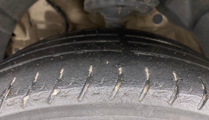 2019 Mahindra XUV300 W8 1.5 DIESEL, Diesel, Manual, 69,216 km, Left Front Tyre Tread