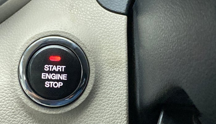 2019 Mahindra XUV300 W8 1.5 DIESEL, Diesel, Manual, 69,216 km, Keyless Start/ Stop Button