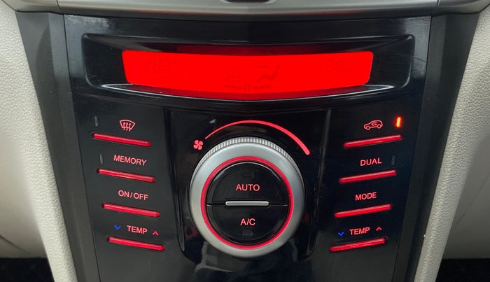 2019 Mahindra XUV300 W8 1.5 DIESEL, Diesel, Manual, 69,216 km, Automatic Climate Control